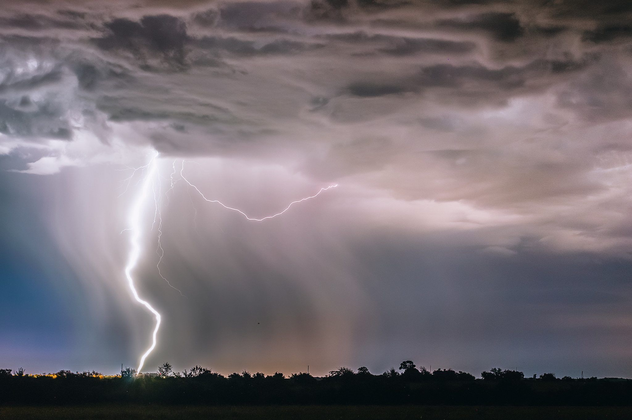 17 Photos That Prove You Can Capture Amazing Shots in Bad Weather | Photzy
